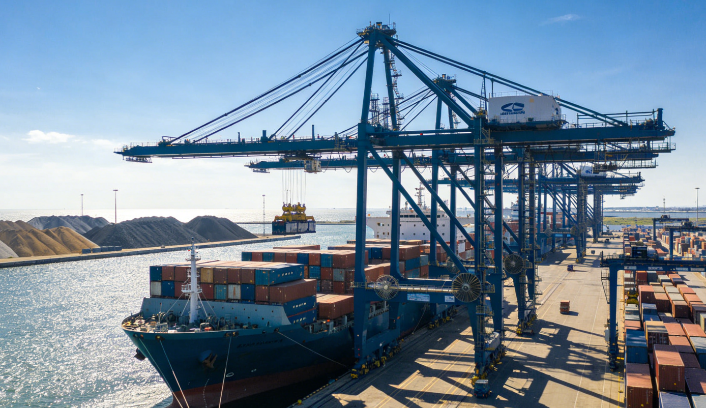 世界油阀霍尔木兹海峡：为何直接影响内贸集装箱海运成本？