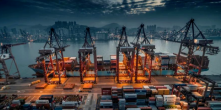 一集装箱船发生严重爆炸变乱