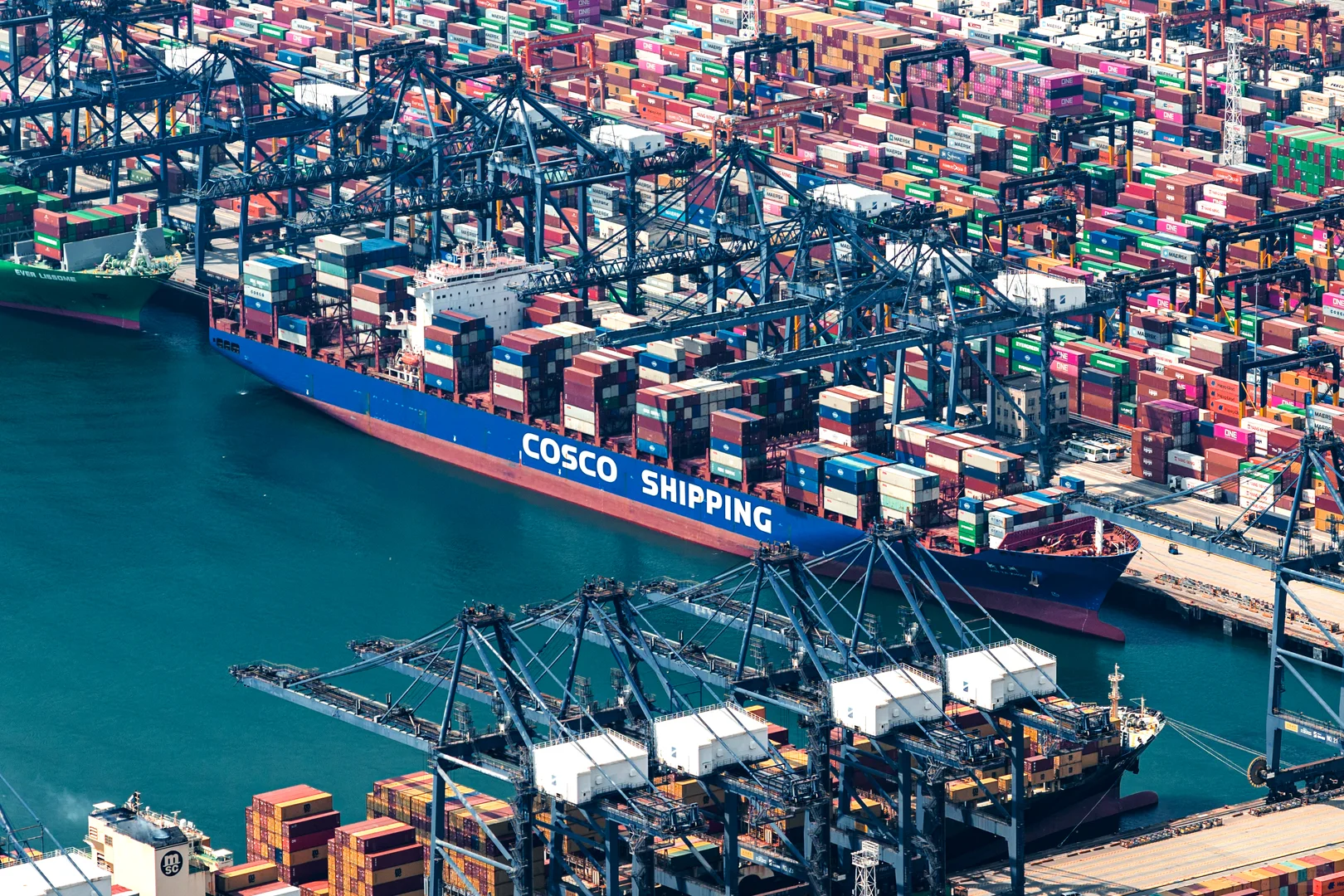 内贸集装箱海运订舱：您的货物海上之旅第一步